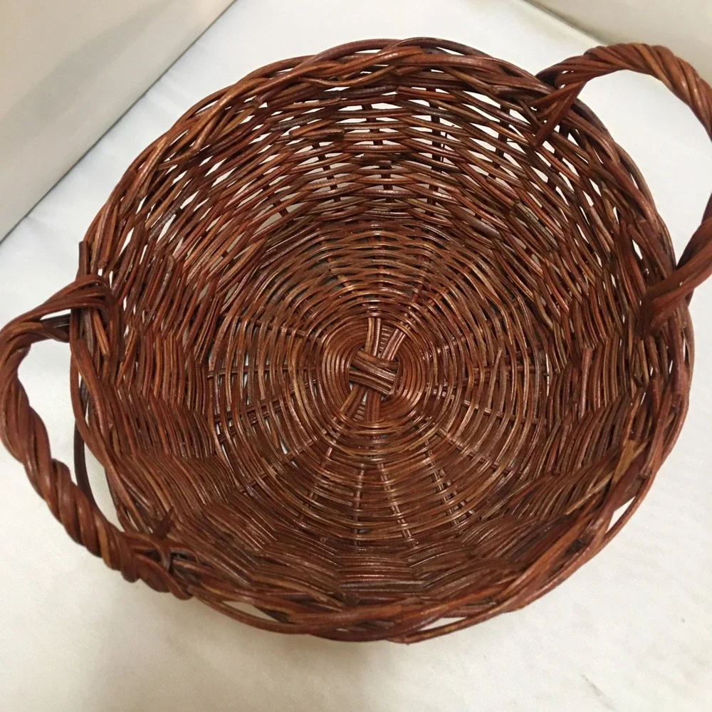 Unbranded handcrafted round